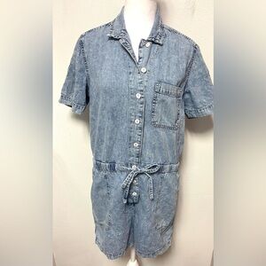 Gap Denim Short Sleeve Acid Wash Vintage Retro Style Iconic Romper 
Size Small